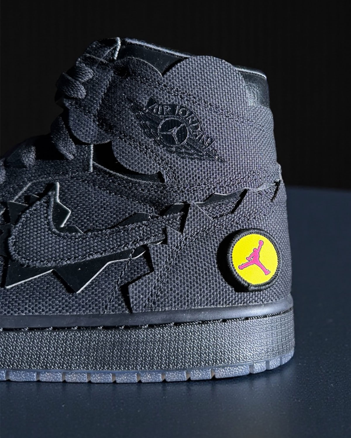 j-balvin-air-jordan-1-colores-y-vibras-all-black-2