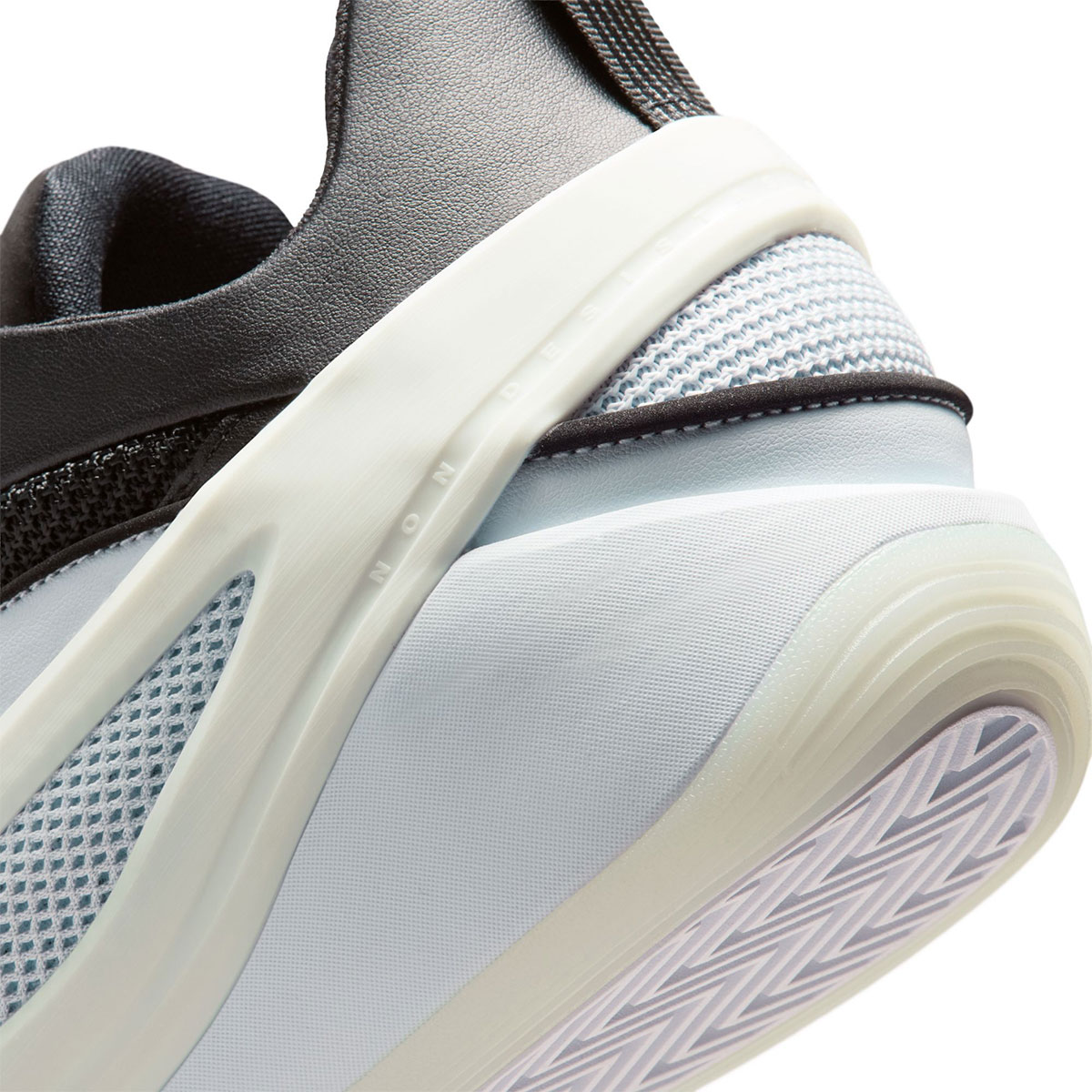 Jordan Luka 5 preto e branco é anunciado para 2026