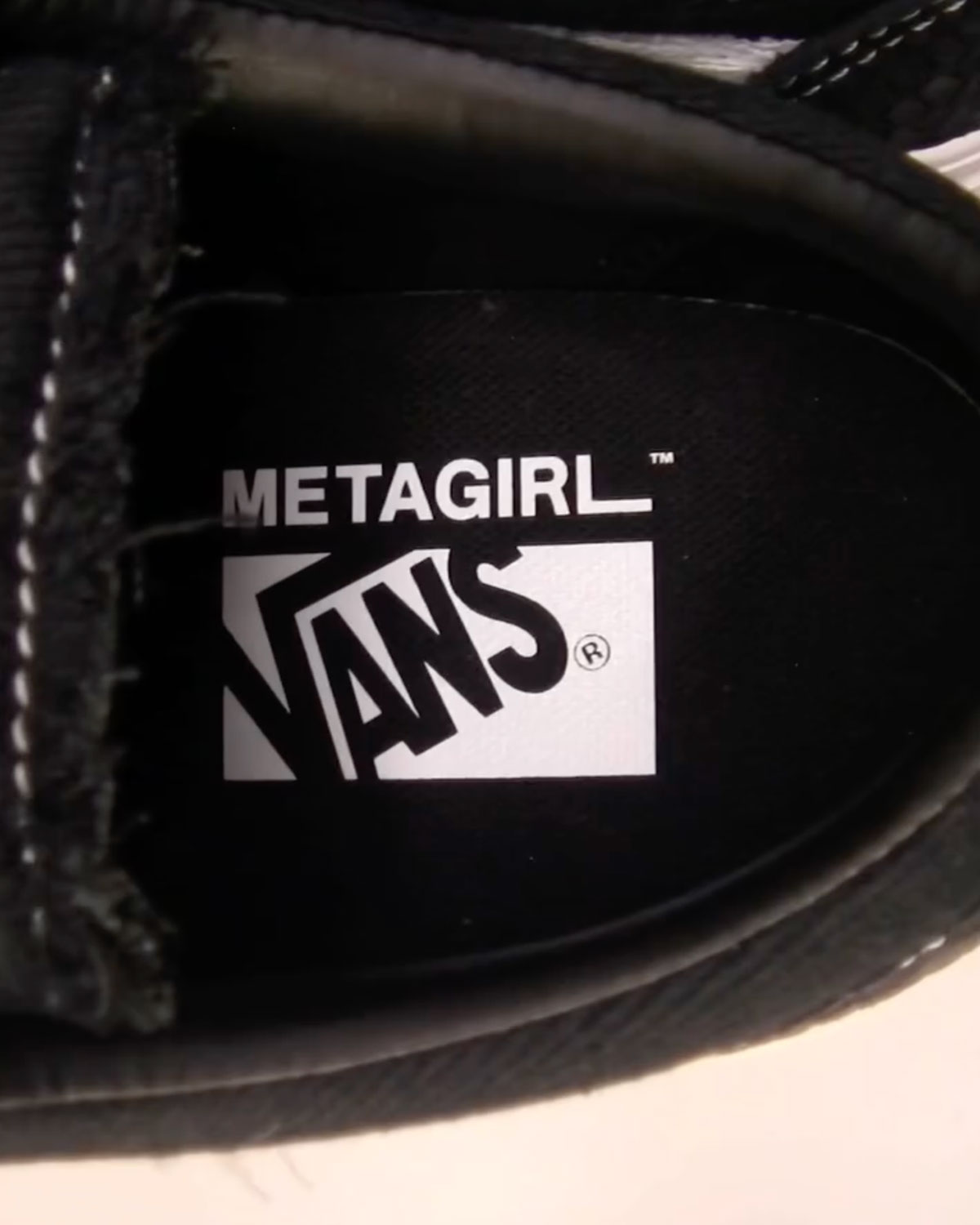 metagirl-vans-tenis-personalizados-com-acessorios-4