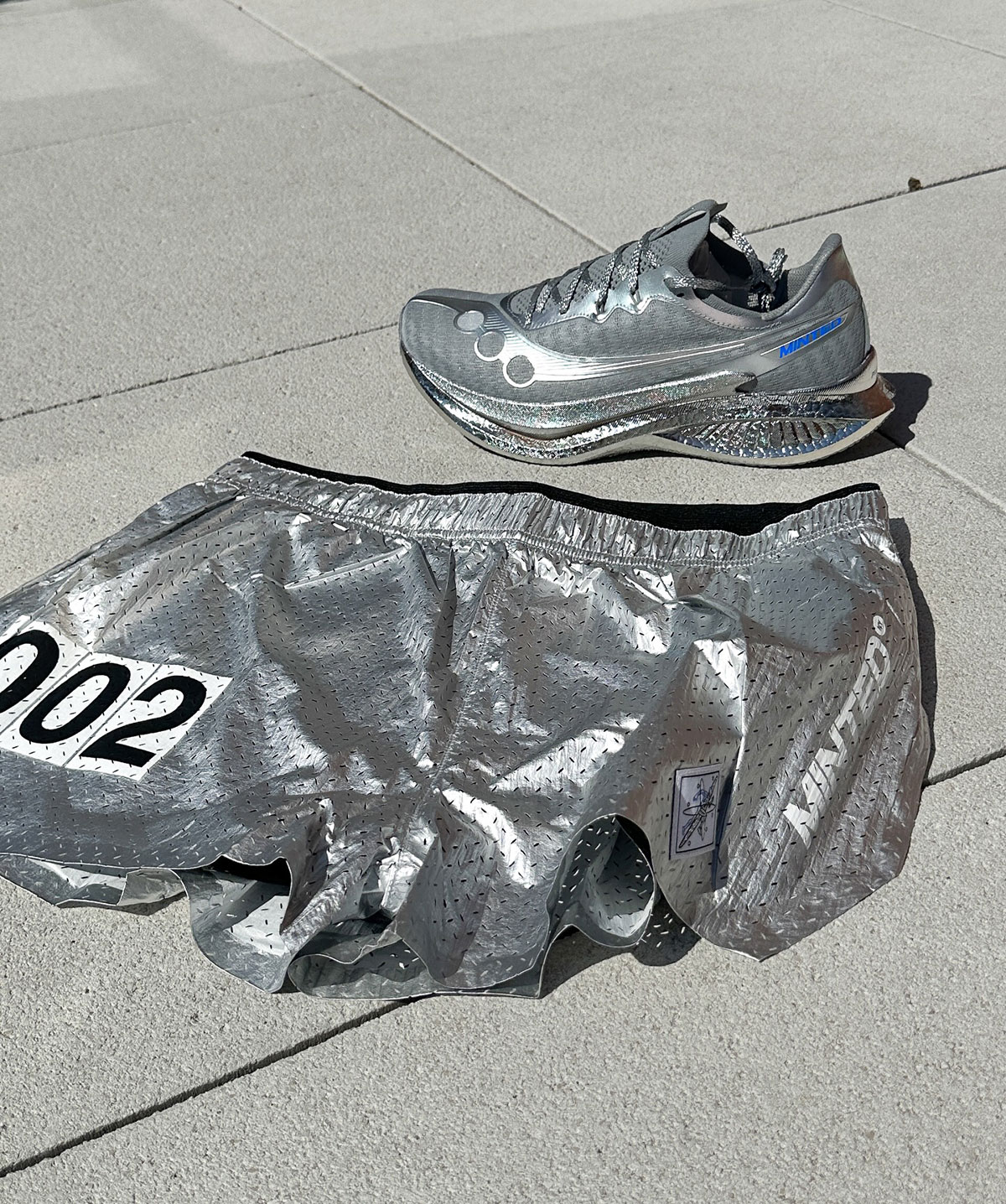 minted-ny-saucony-endorphin-pro-5-tenis-de-corrida-2