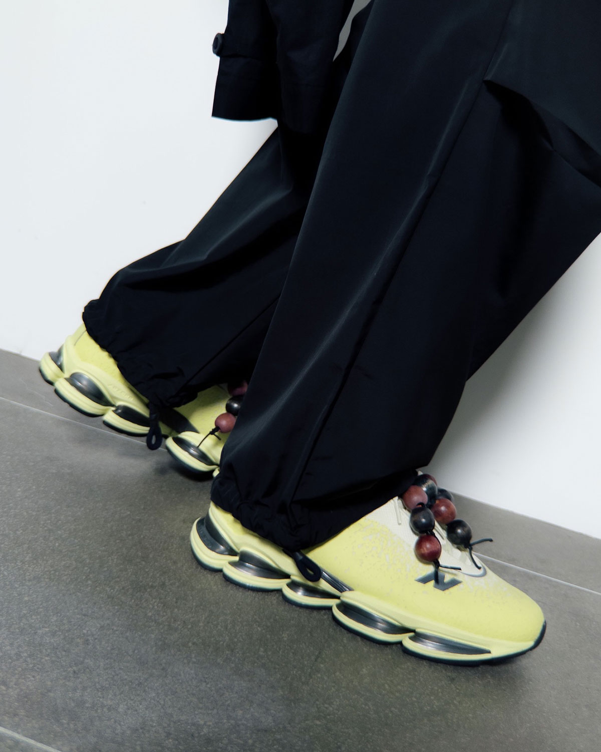 new-balance-2000-sleek-releitura-abzorb-2000-2