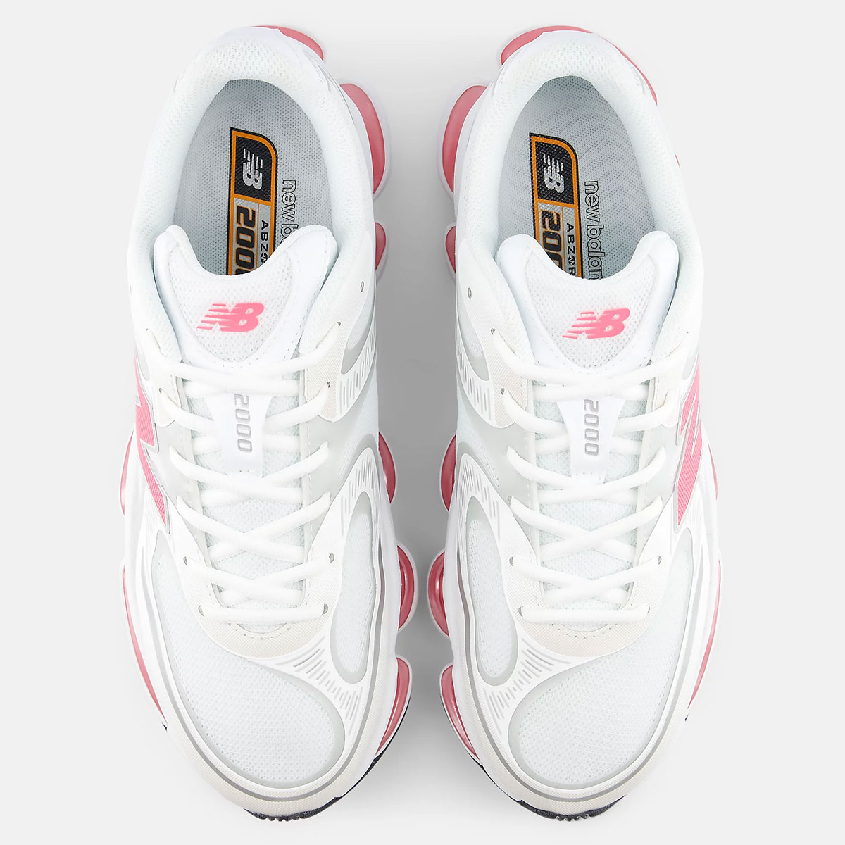 new-balance-2000-white-pink-heat-visual-y2k-5