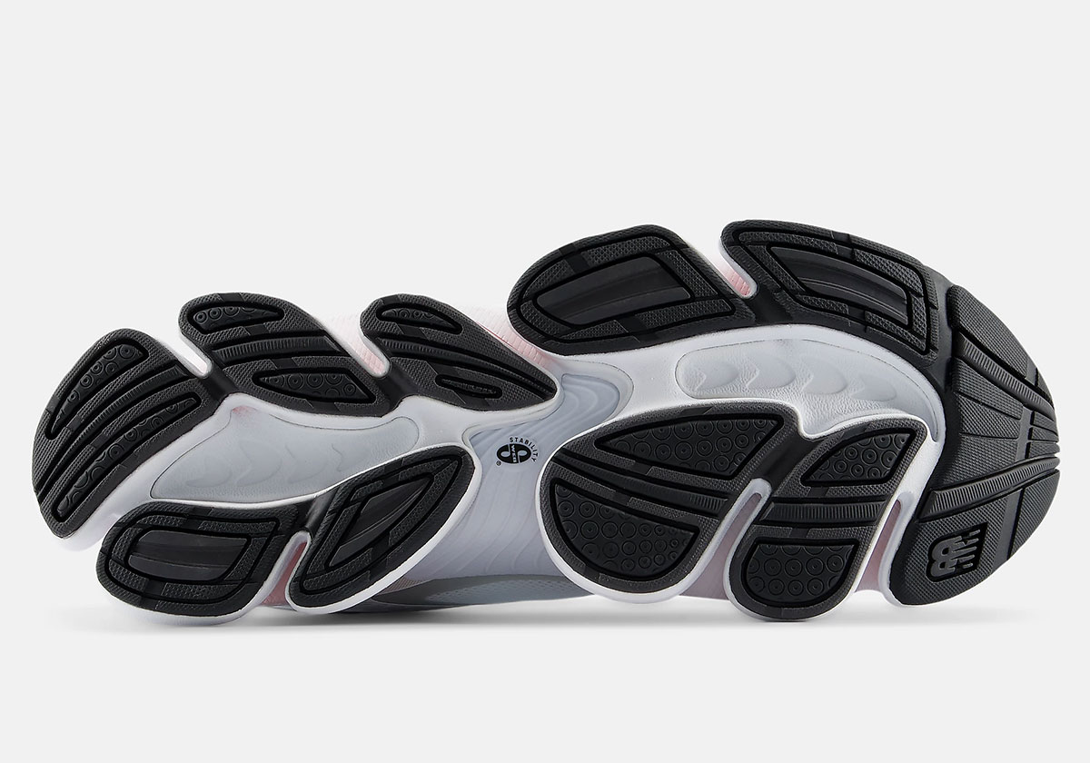new-balance-2000-white-pink-heat-visual-y2k-7