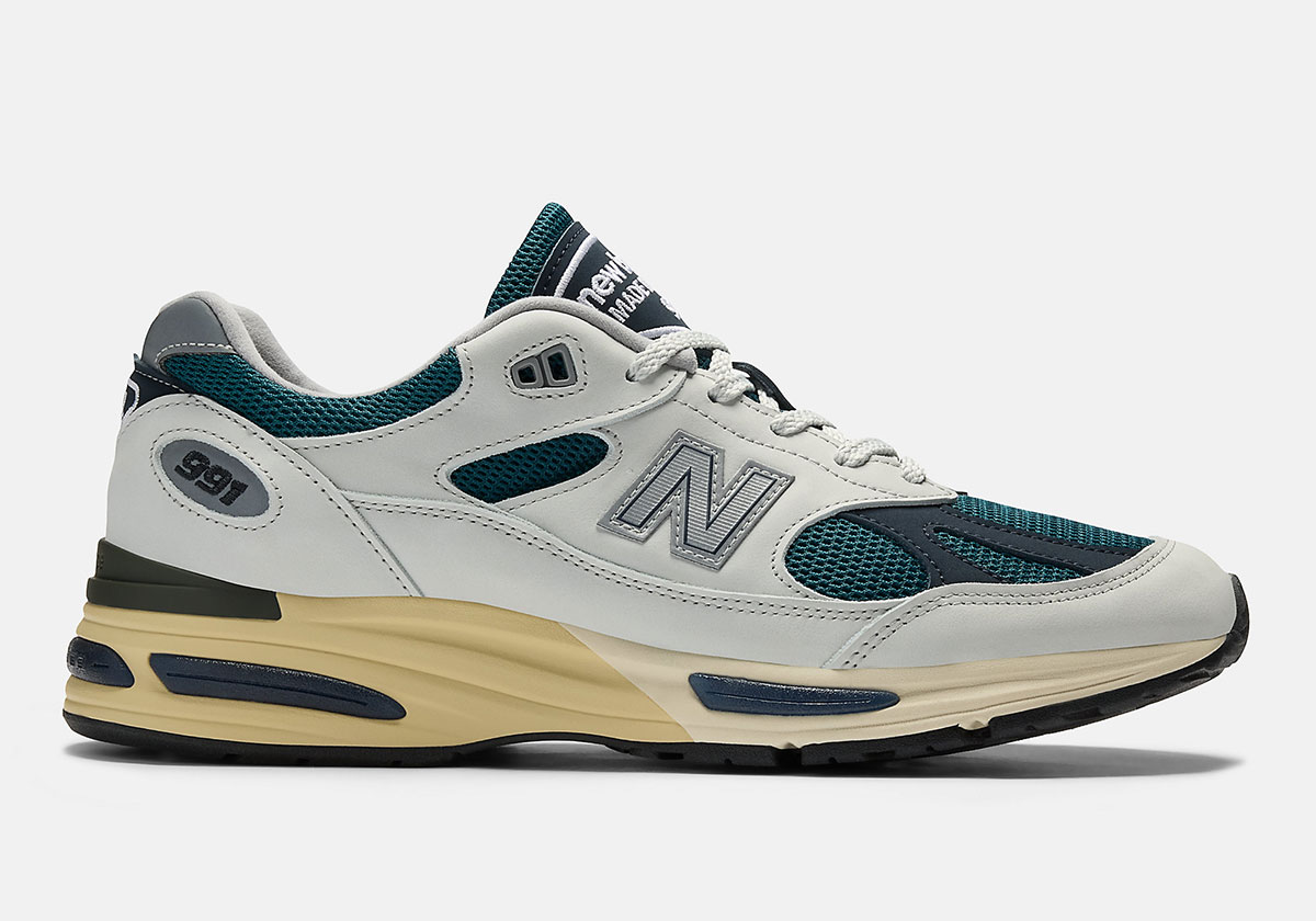 new-balance-991v2-total-eclipse-made-in-england-3