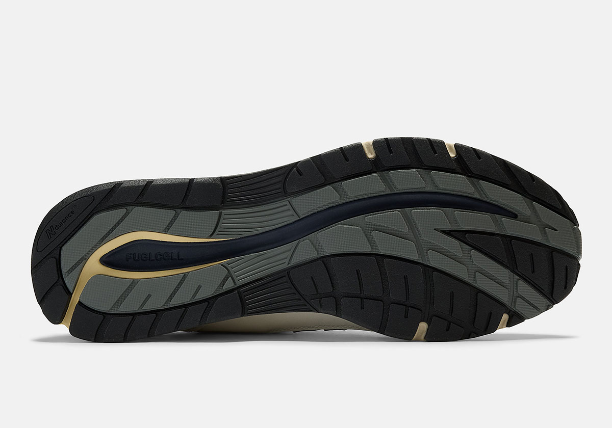 new-balance-991v2-total-eclipse-made-in-england-4