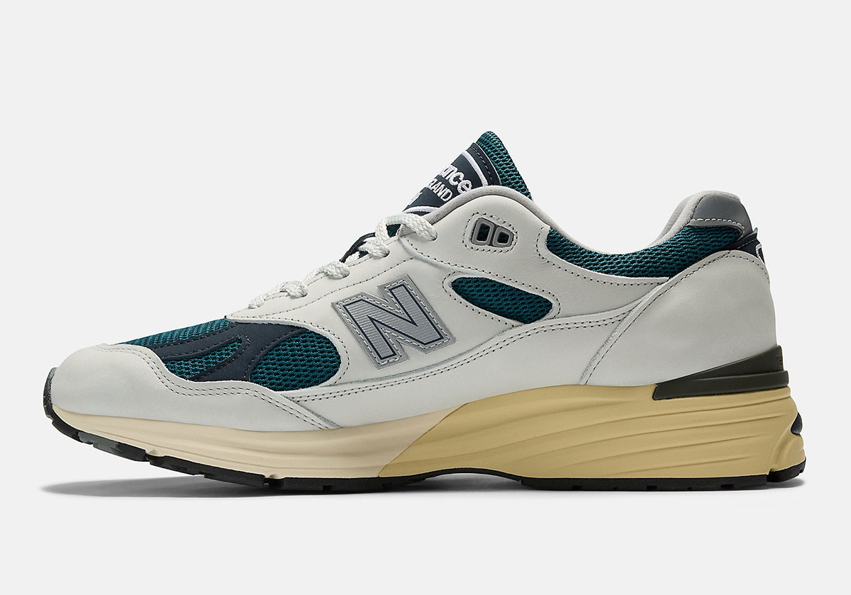 new-balance-991v2-total-eclipse-made-in-england-5