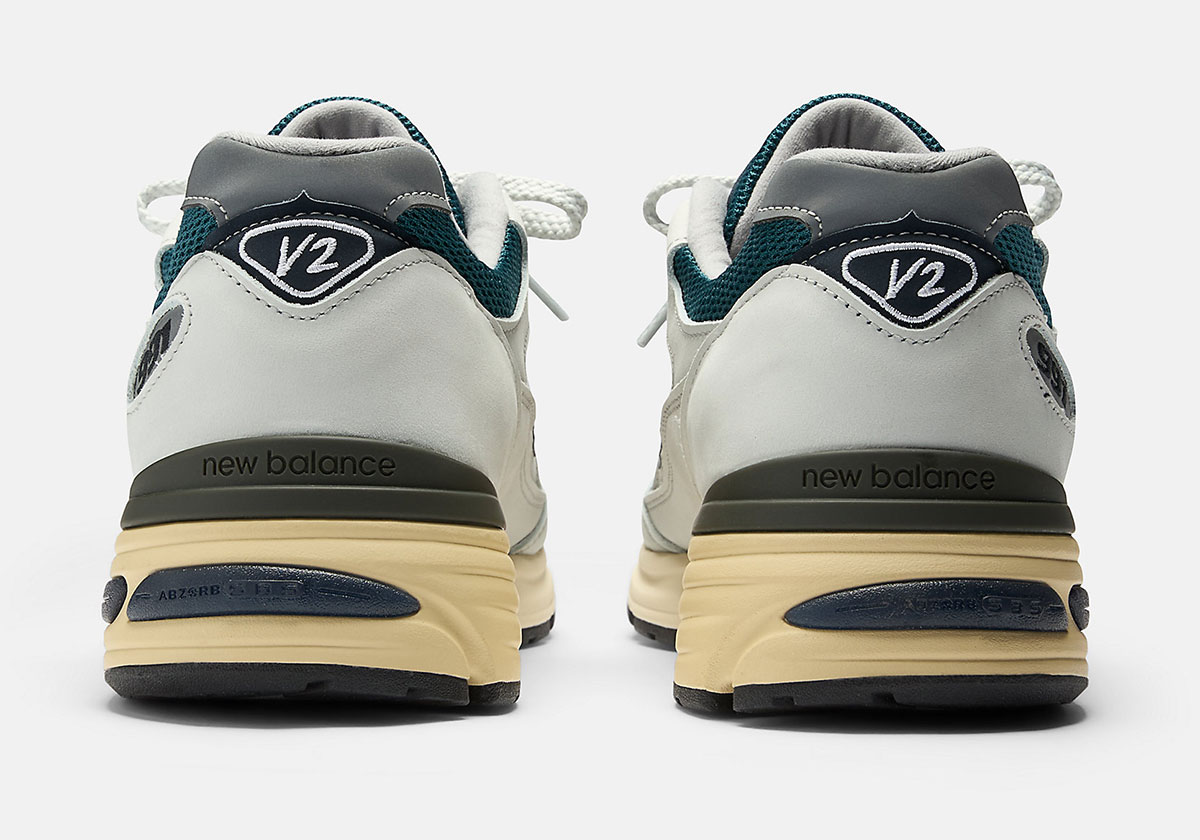 new-balance-991v2-total-eclipse-made-in-england-7