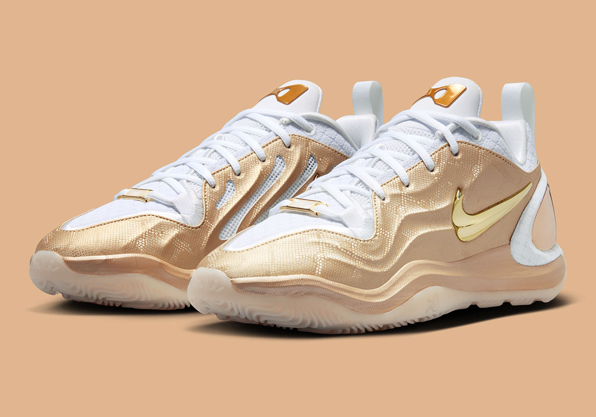 nike-a-two-gold-standard-celebra-aja-wilson-2