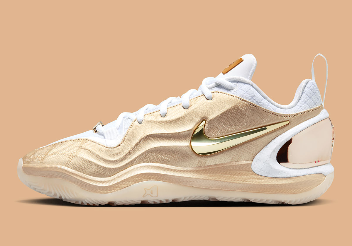 nike-a-two-gold-standard-celebra-aja-wilson-3
