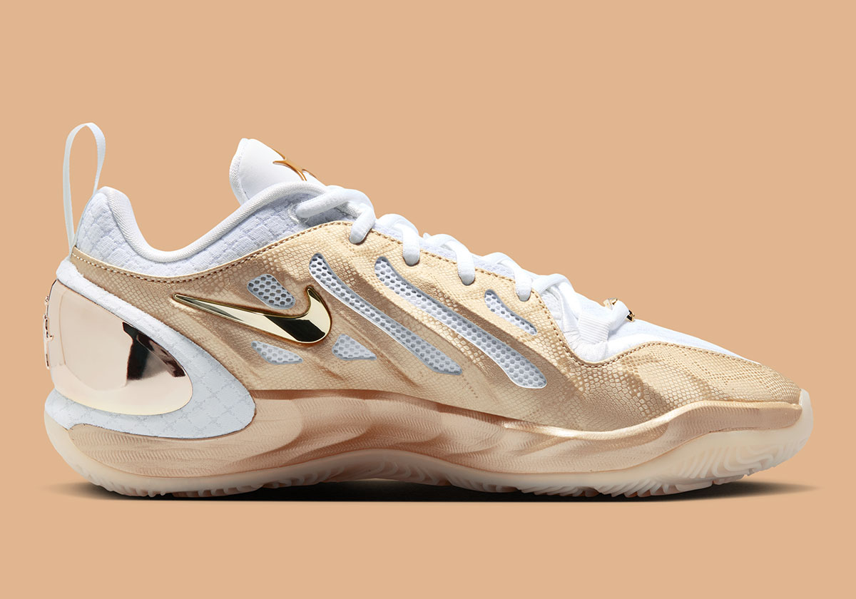 nike-a-two-gold-standard-celebra-aja-wilson-5