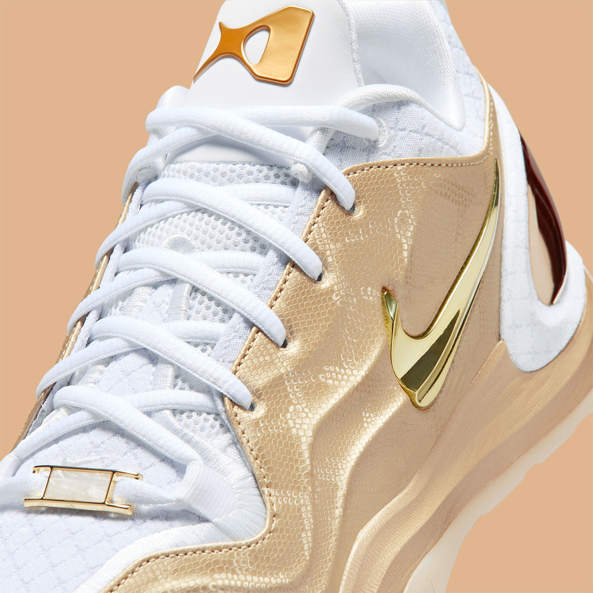 nike-a-two-gold-standard-celebra-aja-wilson-8