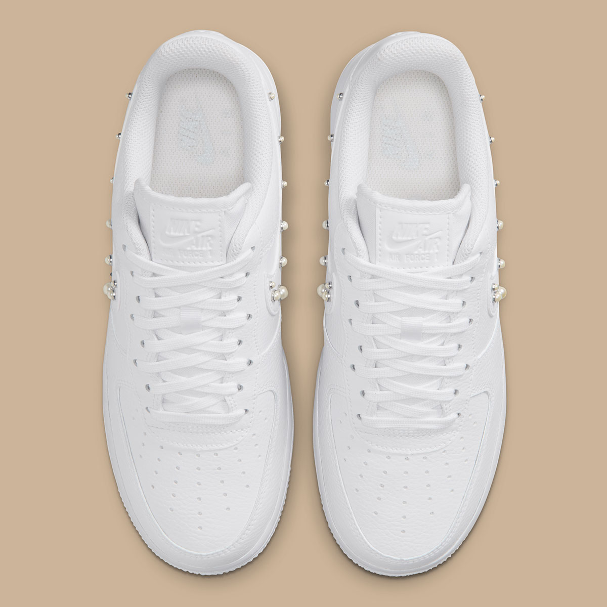 nike-air-force-1-low-pearlized-perolas-swoosh-6
