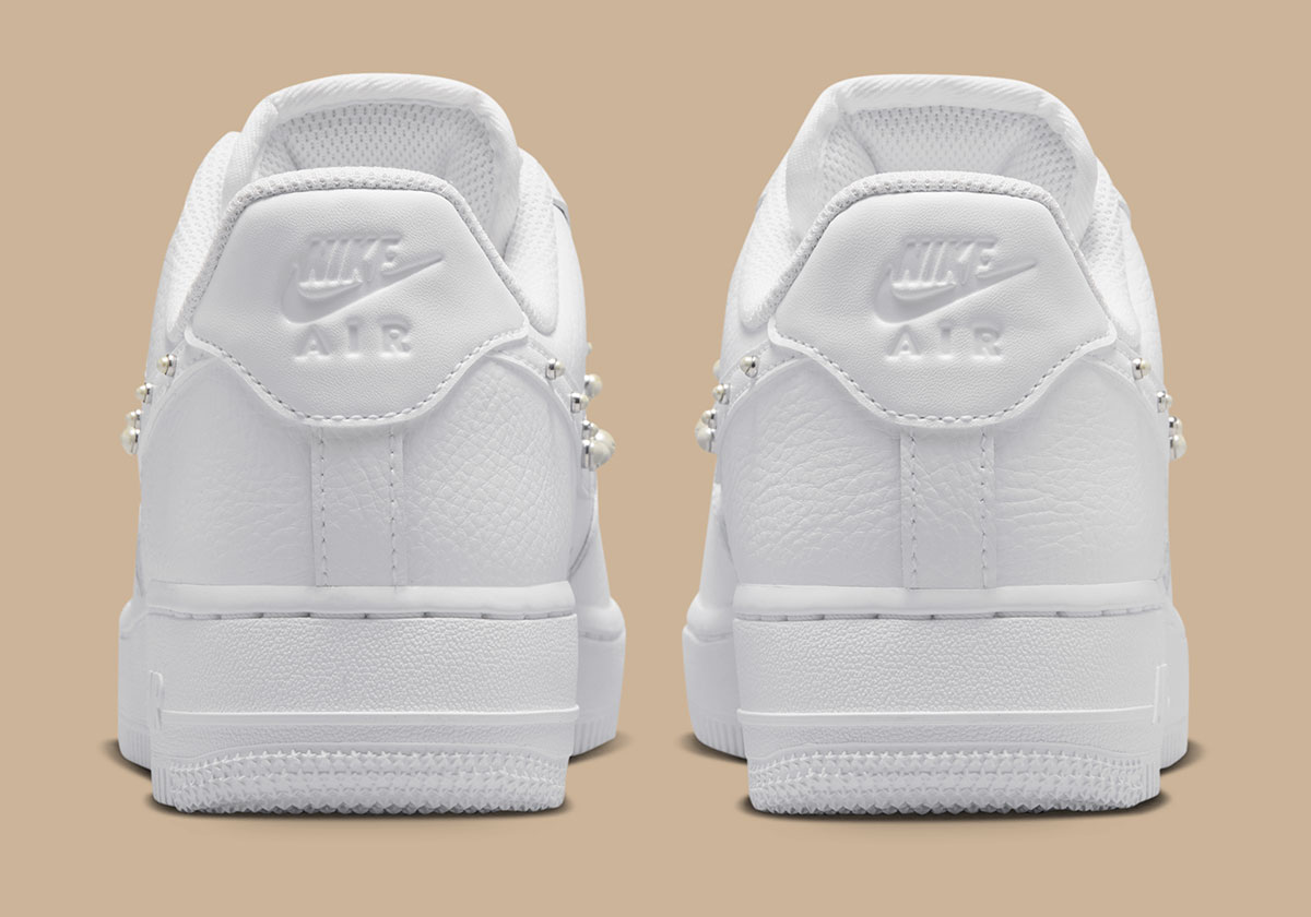 nike-air-force-1-low-pearlized-perolas-swoosh-7