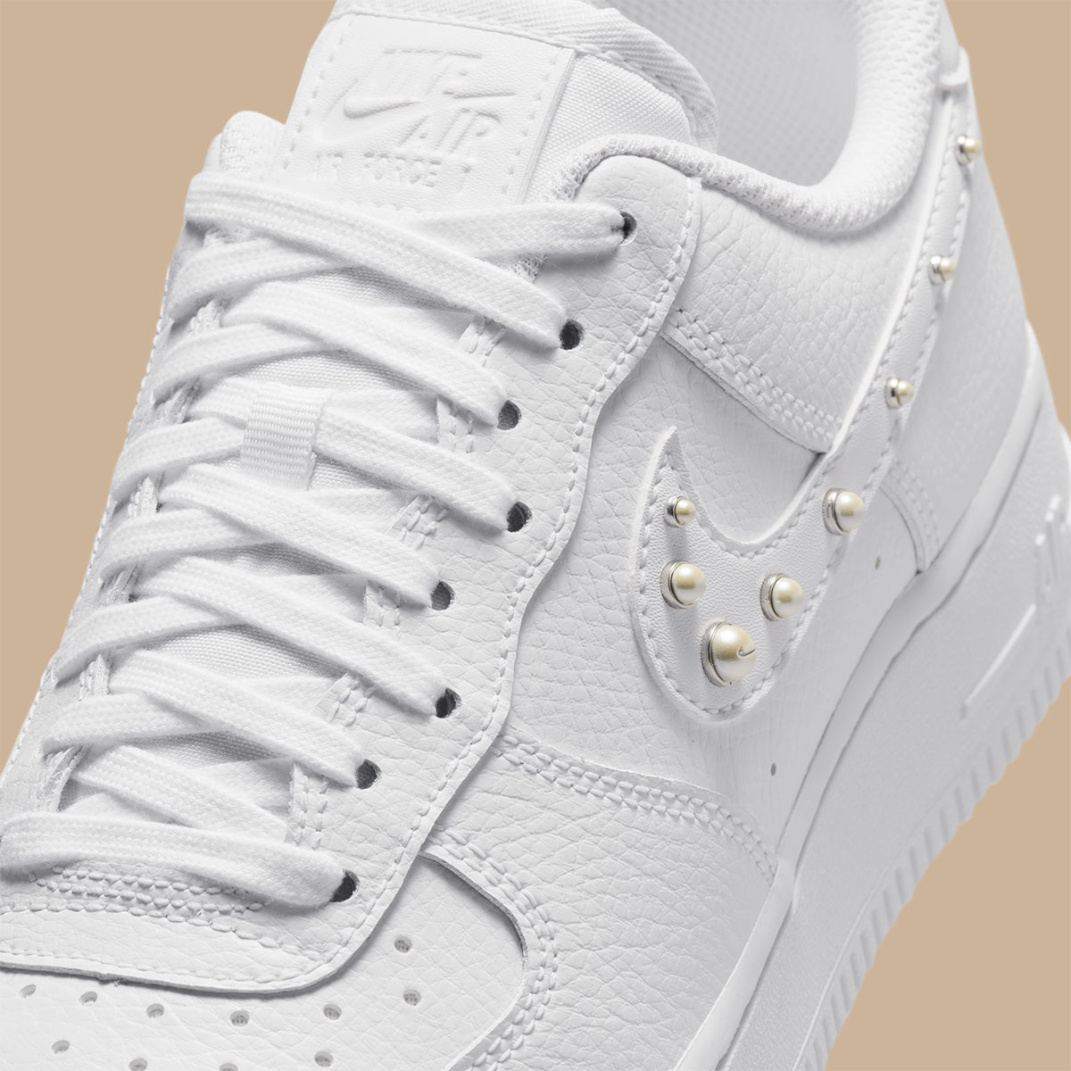 nike-air-force-1-low-pearlized-perolas-swoosh-8