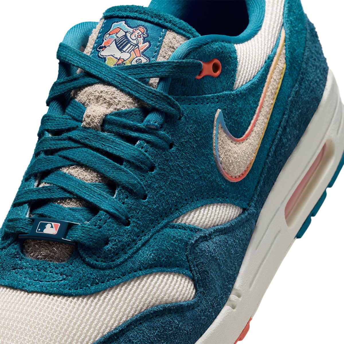nike-air-max-1-city-connect-milwaukee-brewers-8