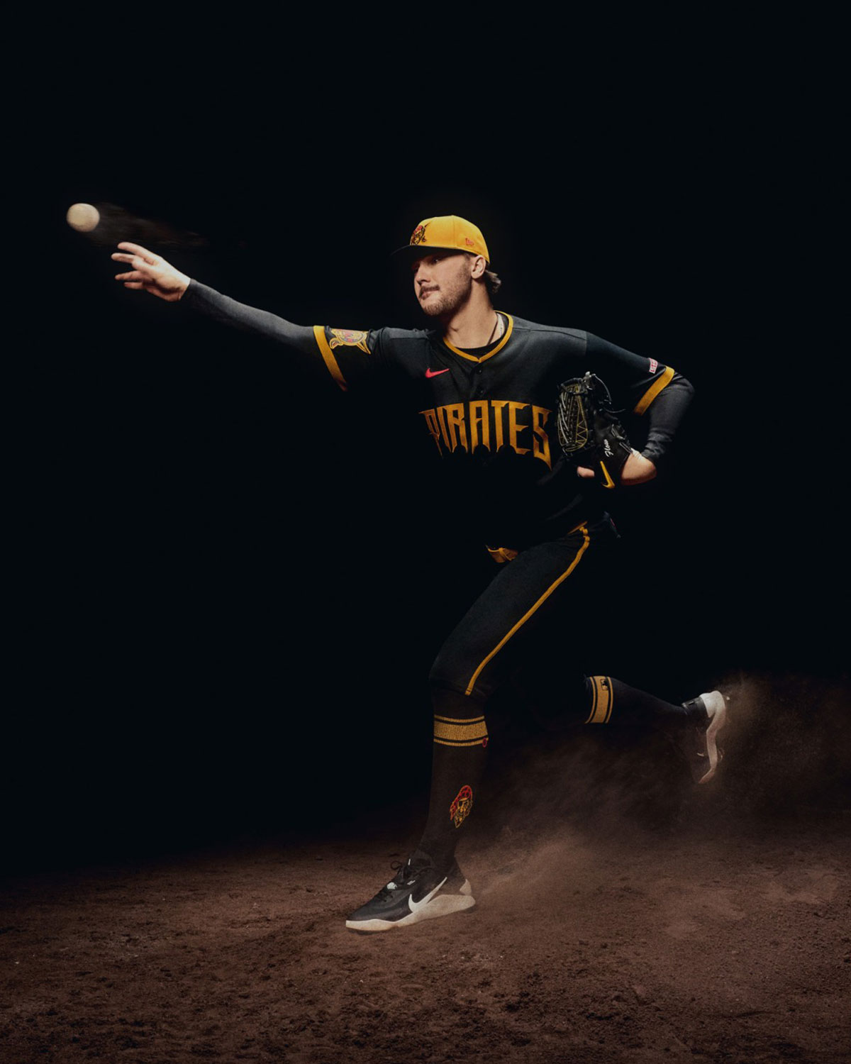 nike-air-max-1-pittsburgh-pirates-city-connect-3