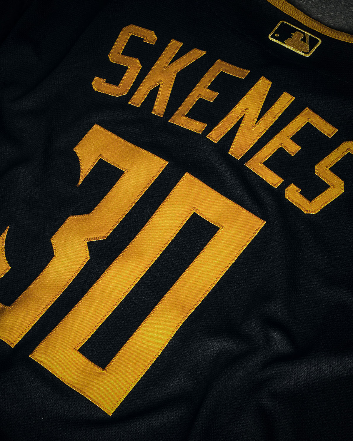 nike-air-max-1-pittsburgh-pirates-city-connect-5