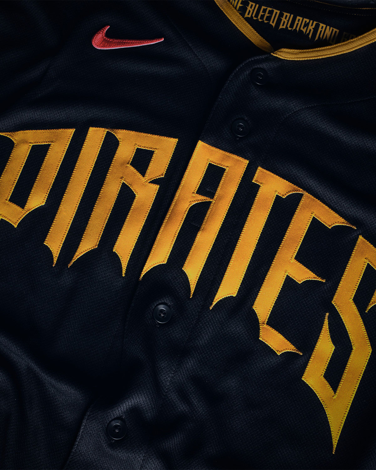 nike-air-max-1-pittsburgh-pirates-city-connect-6