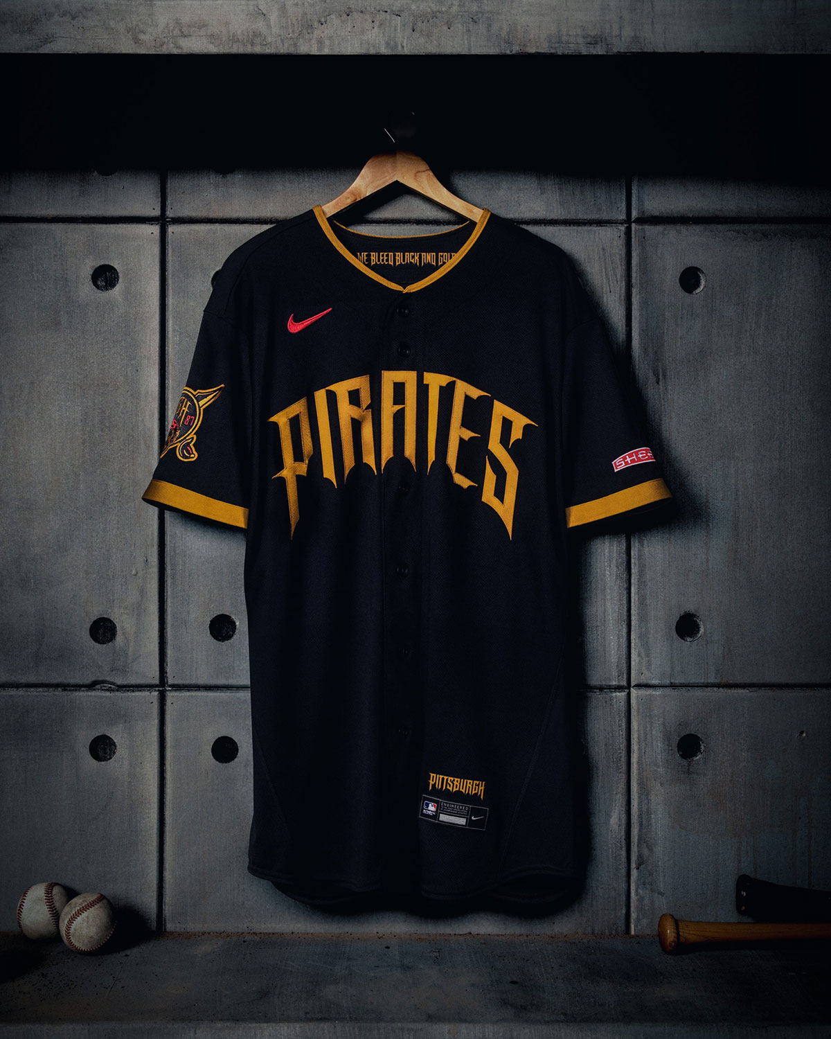nike-air-max-1-pittsburgh-pirates-city-connect-8