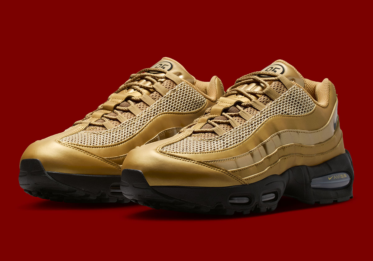 nike-air-max-95-total-90-metallic-gold-futebol-2