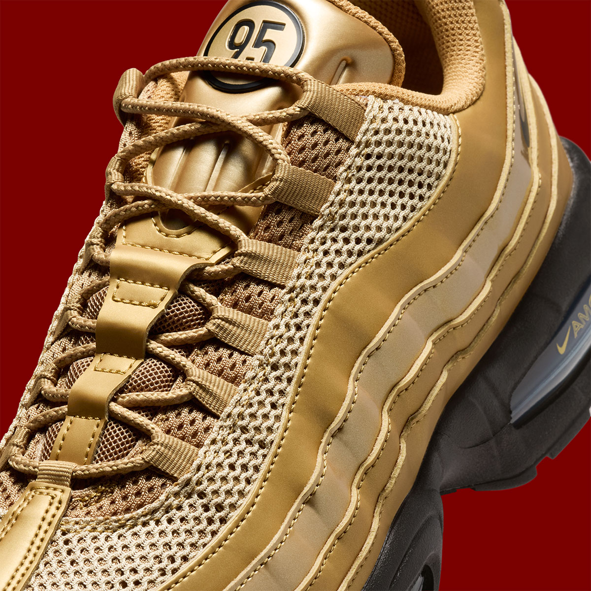 nike-air-max-95-total-90-metallic-gold-futebol-8