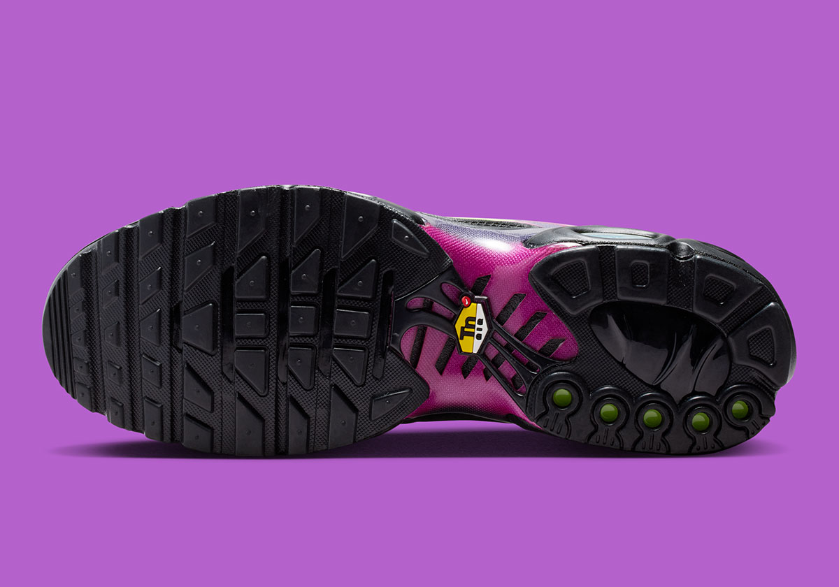 nike-air-max-plus-dark-raisin-liquid-lime-7