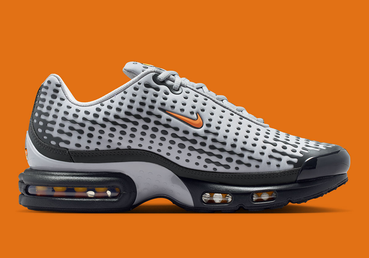 nike-air-max-plus-vii-light-smoke-grey-hot-curry-4