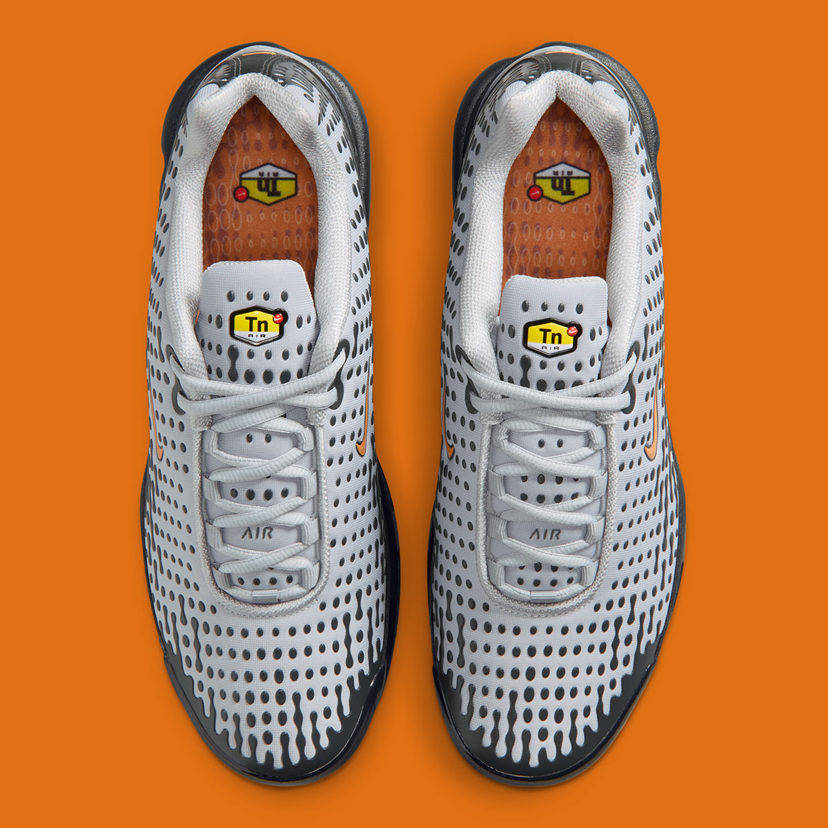 nike-air-max-plus-vii-light-smoke-grey-hot-curry-5