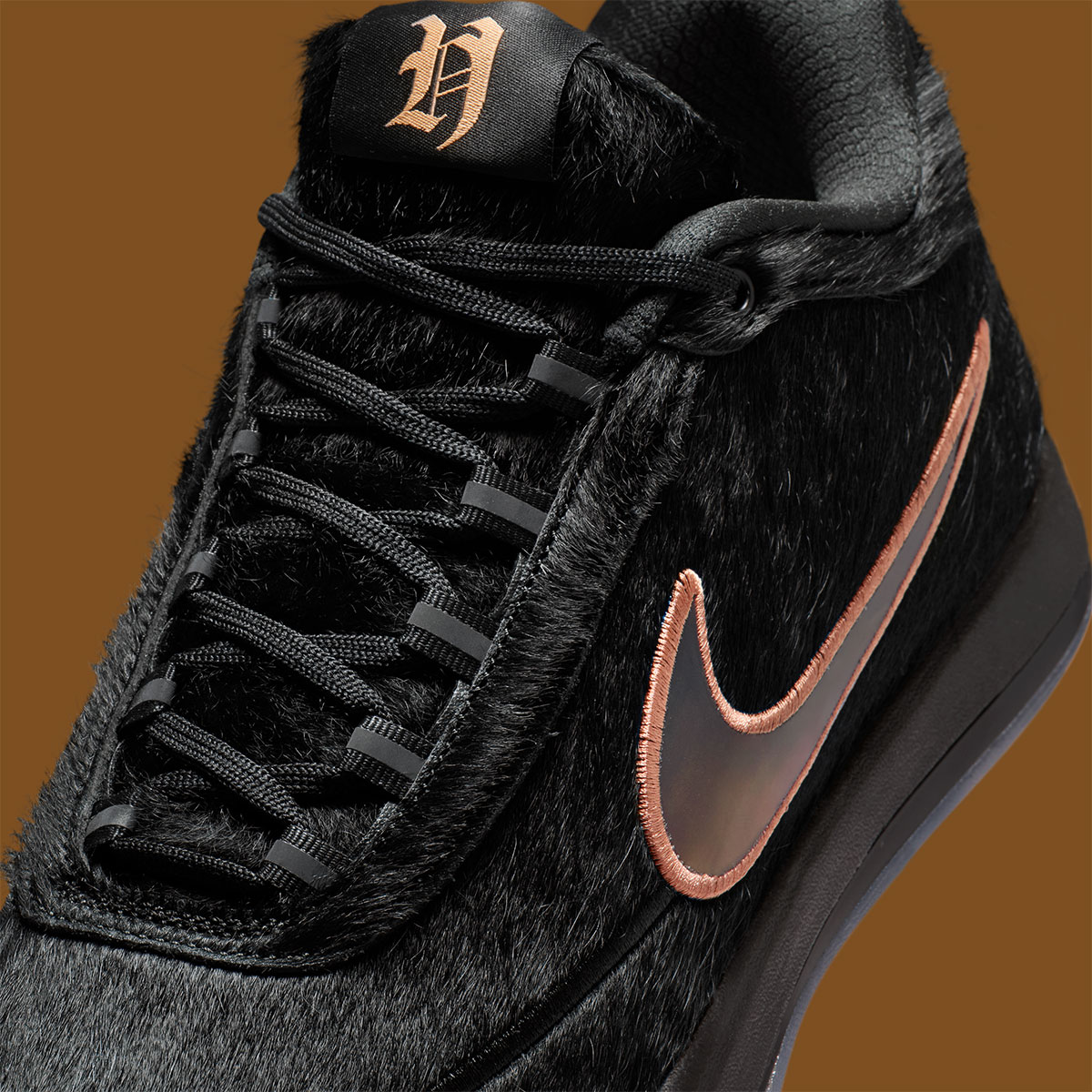 Nike Book 2 Haven And Hector homenageia cães