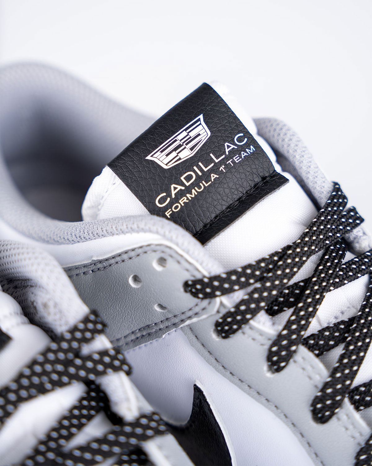 nike-dunk-low-cadillac-f1-estreia-formula-1-7
