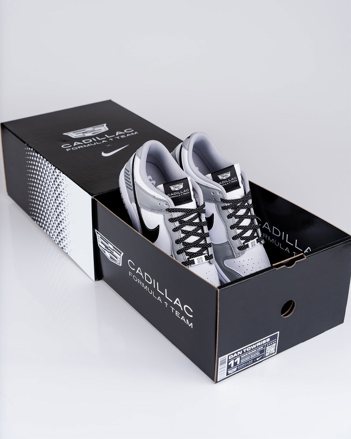 nike-dunk-low-cadillac-f1-estreia-formula-1-8
