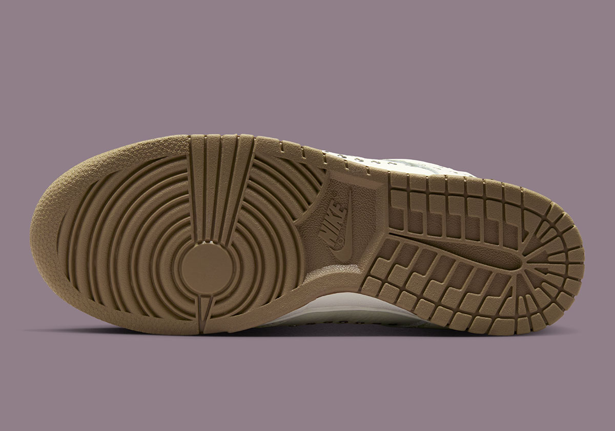 nike-dunk-low-sail-mink-brown-metallic-silver-swoosh-metal-4