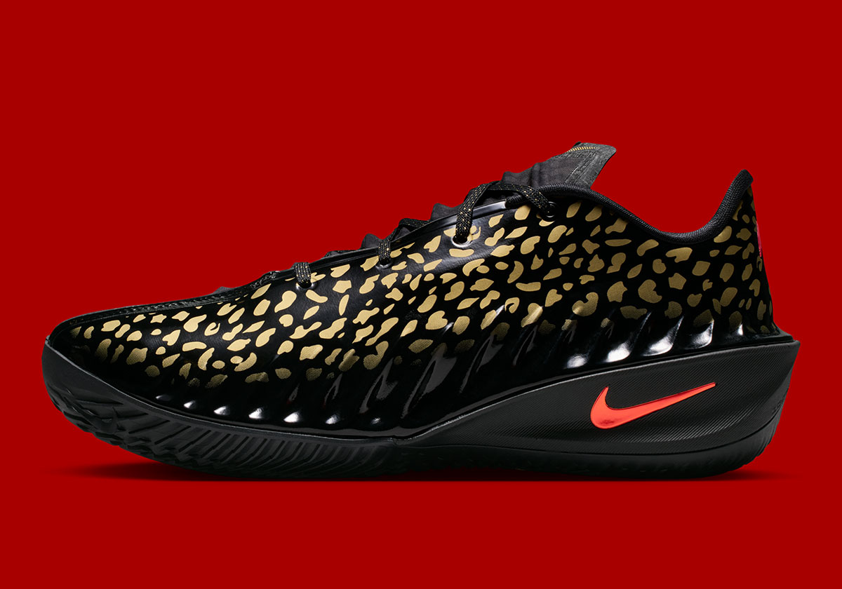 nike-gt-cut-4-gold-panther-de-wembanyama-2026-3
