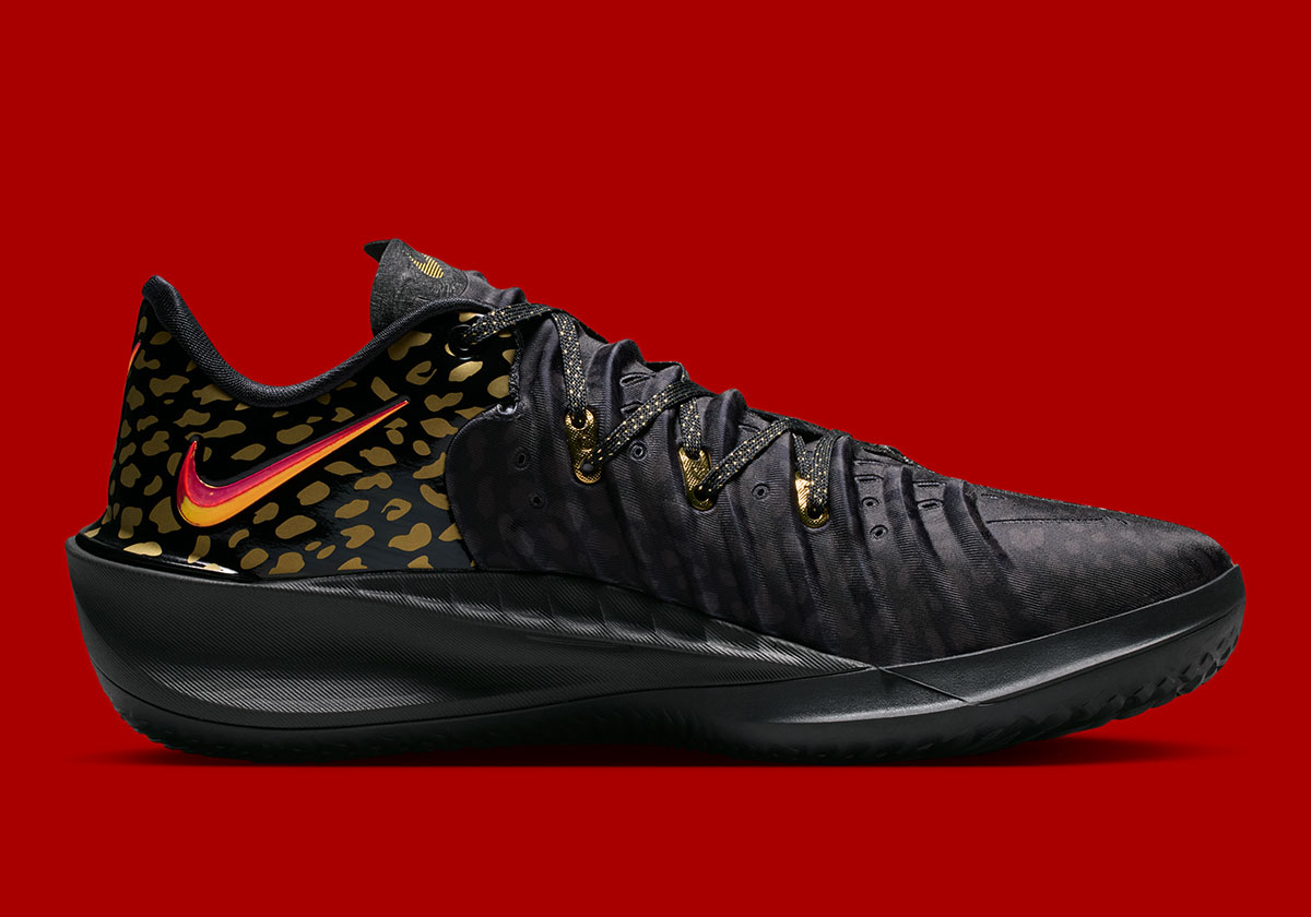 nike-gt-cut-4-gold-panther-de-wembanyama-2026-4