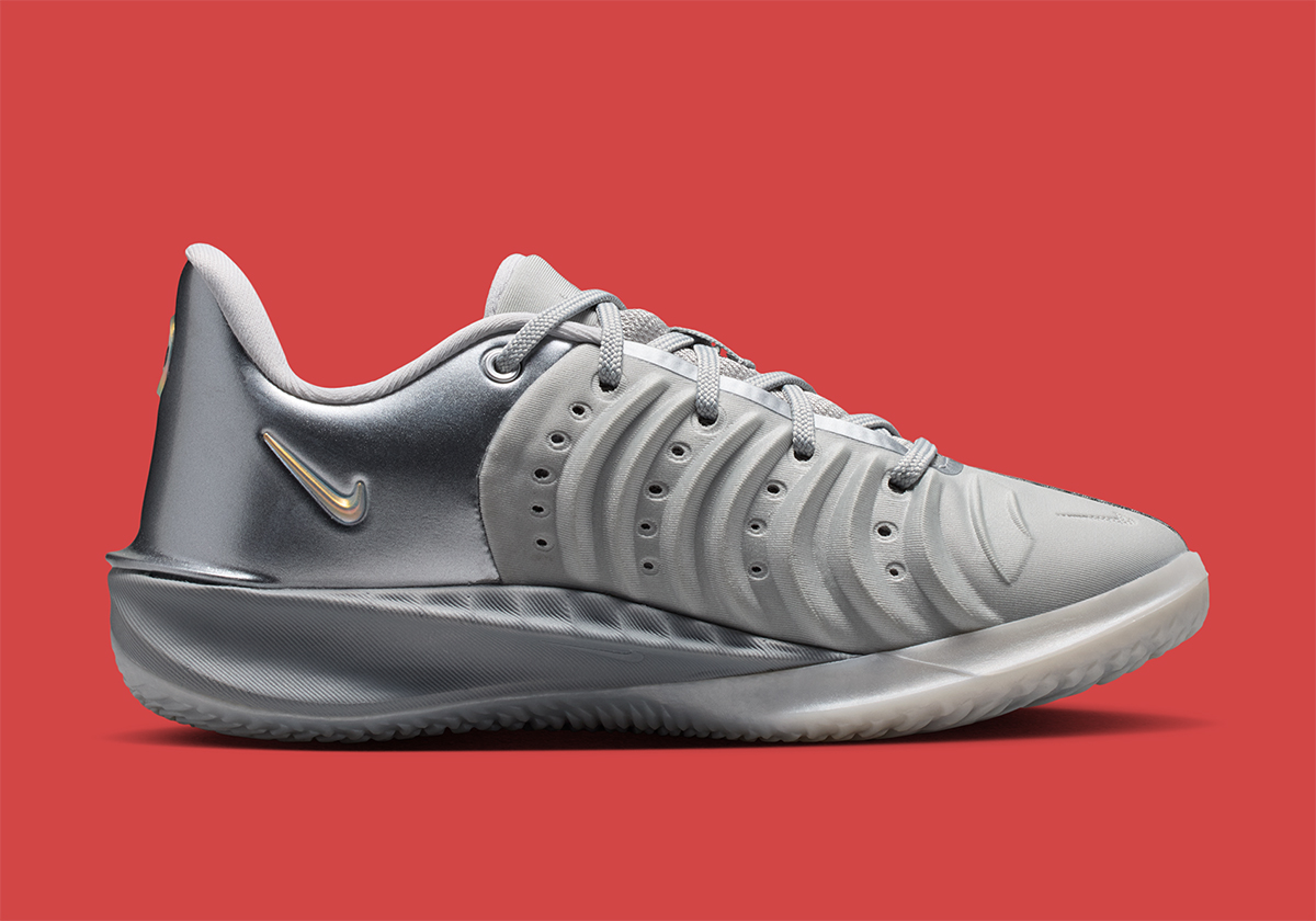 nike-gt-cut-4-metallic-silver-versao-gs-futurista-3