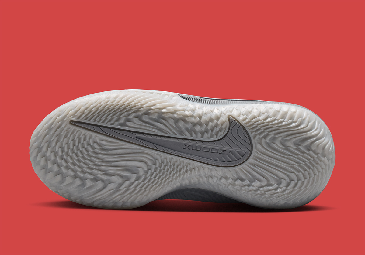 nike-gt-cut-4-metallic-silver-versao-gs-futurista-6