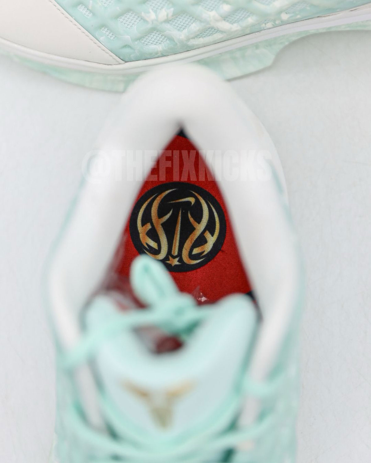 nike-kobe-3-low-protro-chbl-legado-kobe-bryant-7