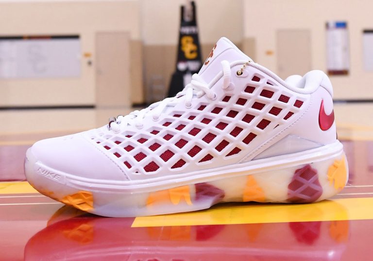 Nike Kobe 3 Low Protro USC Trojans PE reforça domínio no basquete universitário