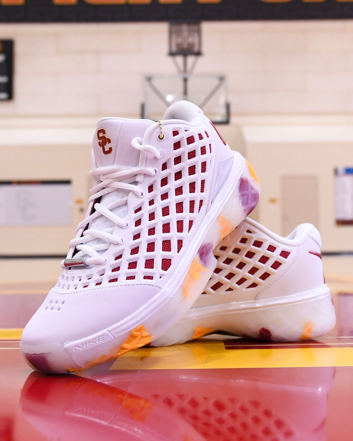 nike-kobe-3-low-protro-usc-trojans-pe-basquete-2