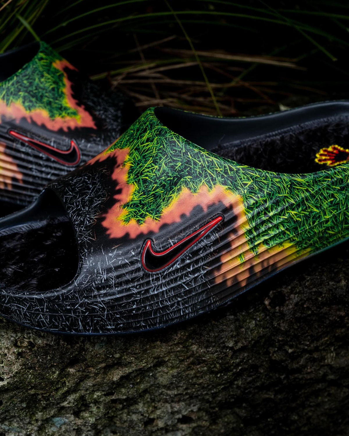 nike-reactx-rejuven8-slide-touch-grass-em-chamas-3