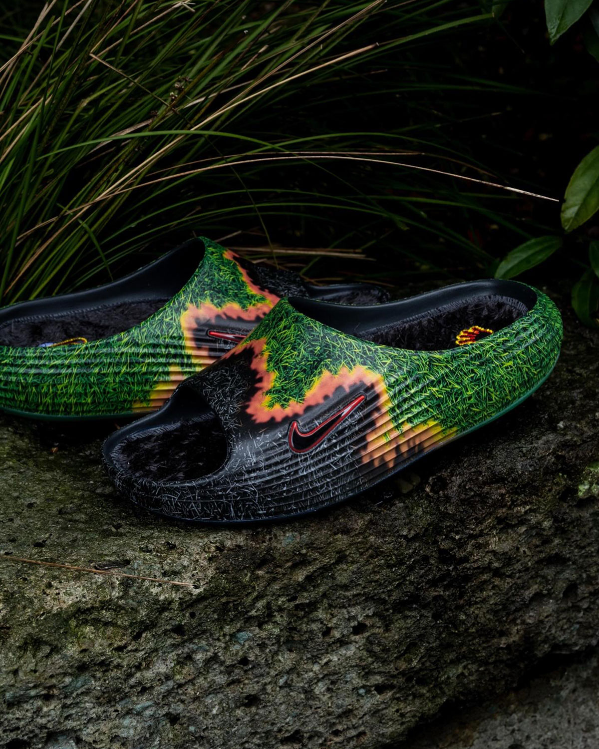 nike-reactx-rejuven8-slide-touch-grass-em-chamas-4
