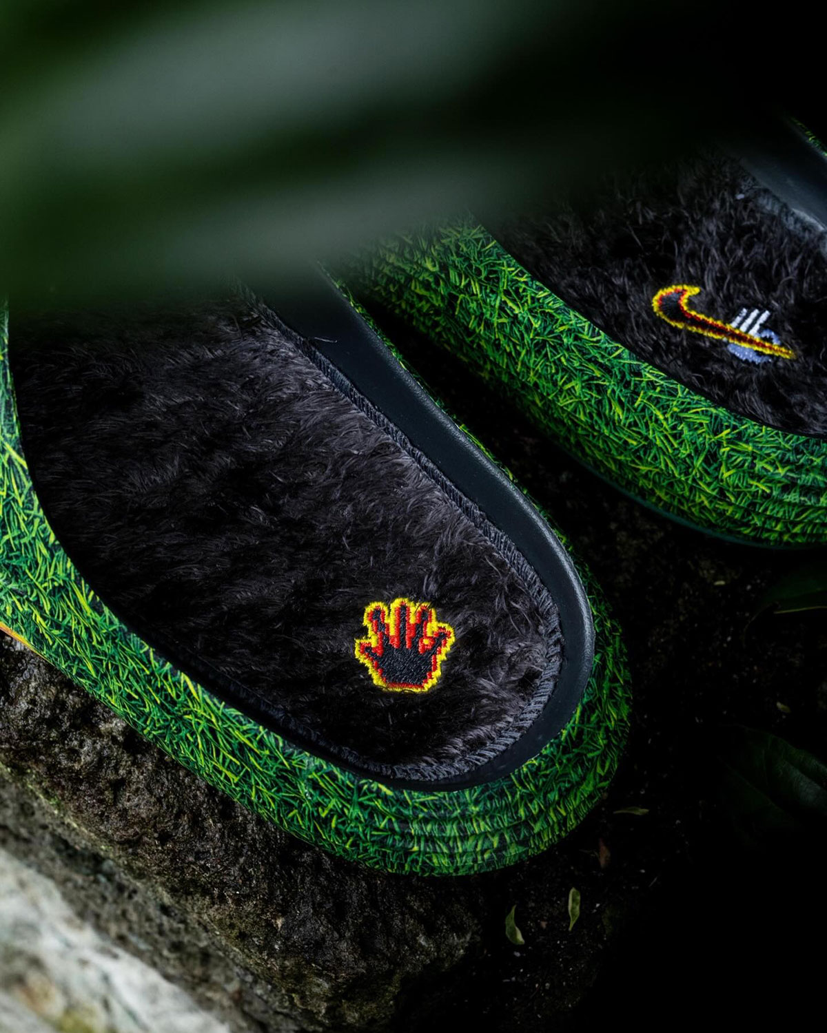 nike-reactx-rejuven8-slide-touch-grass-em-chamas-6