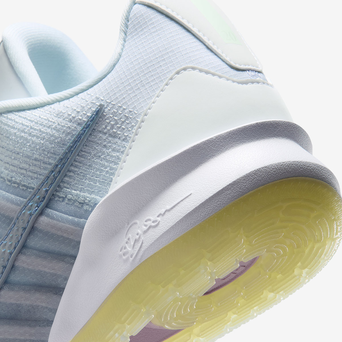 nike-sabrina-3-football-grey-lancamento-global-8