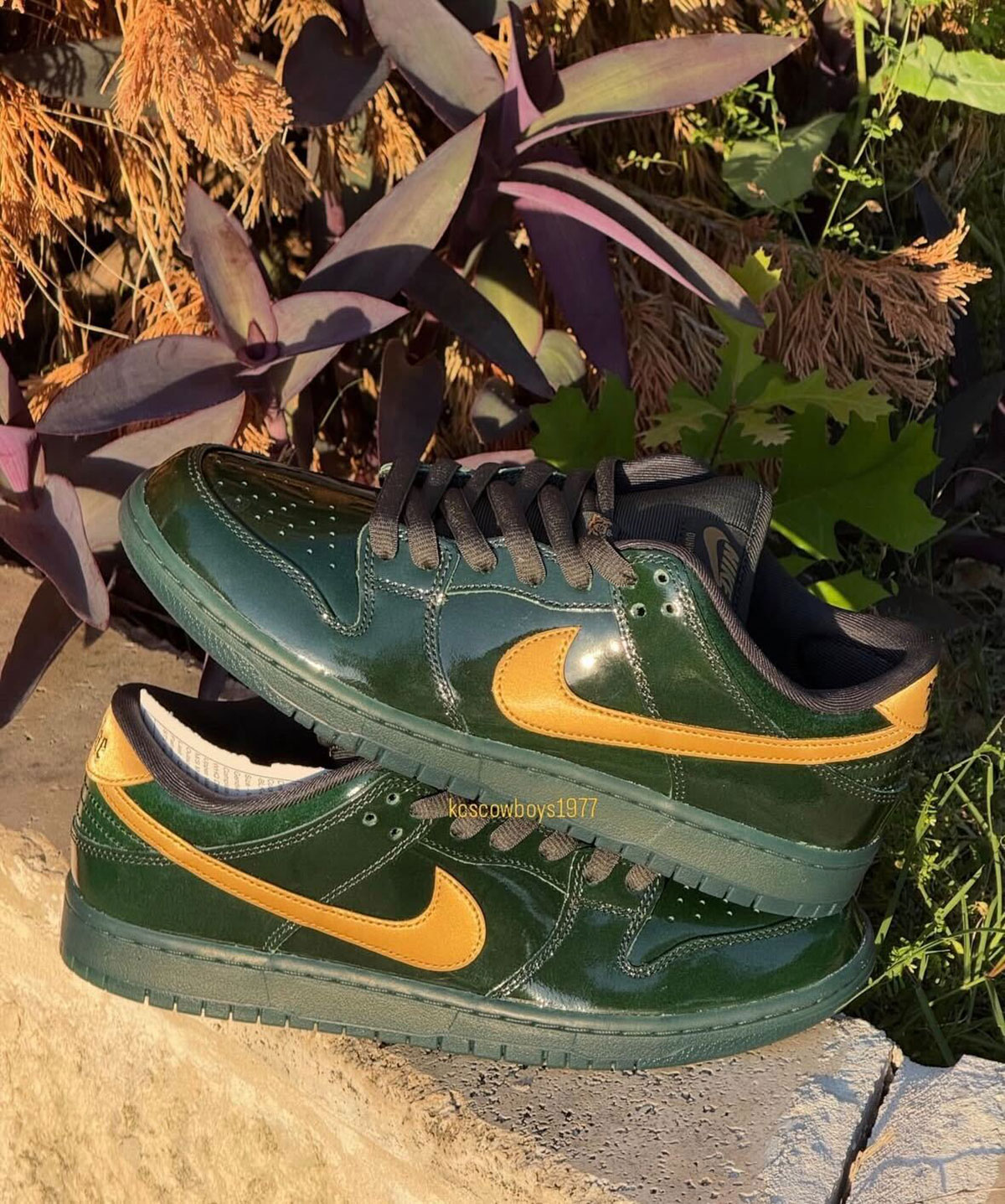 nike-sb-dunk-low-green-patent-lifestyle-3