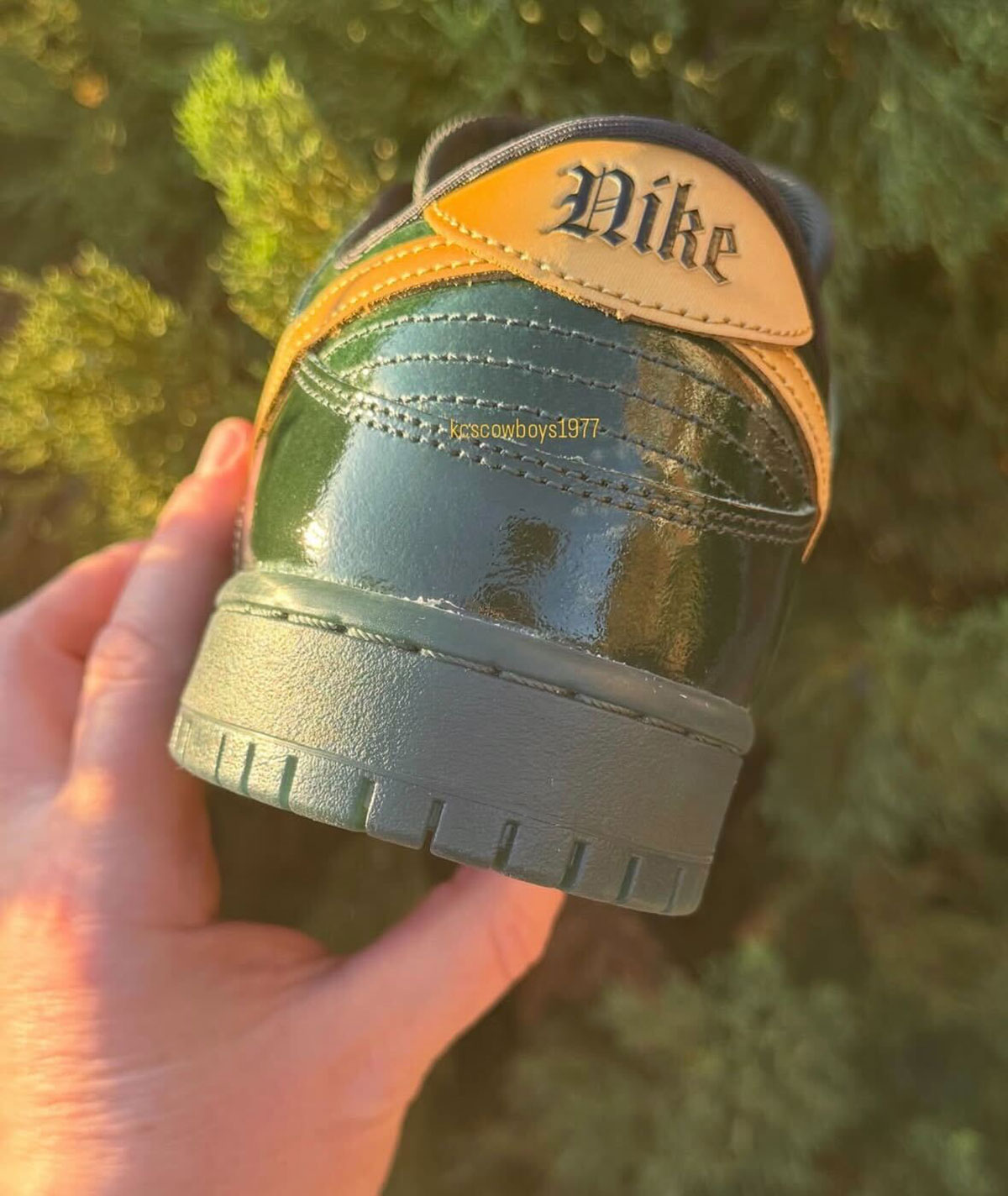 nike-sb-dunk-low-green-patent-lifestyle-6
