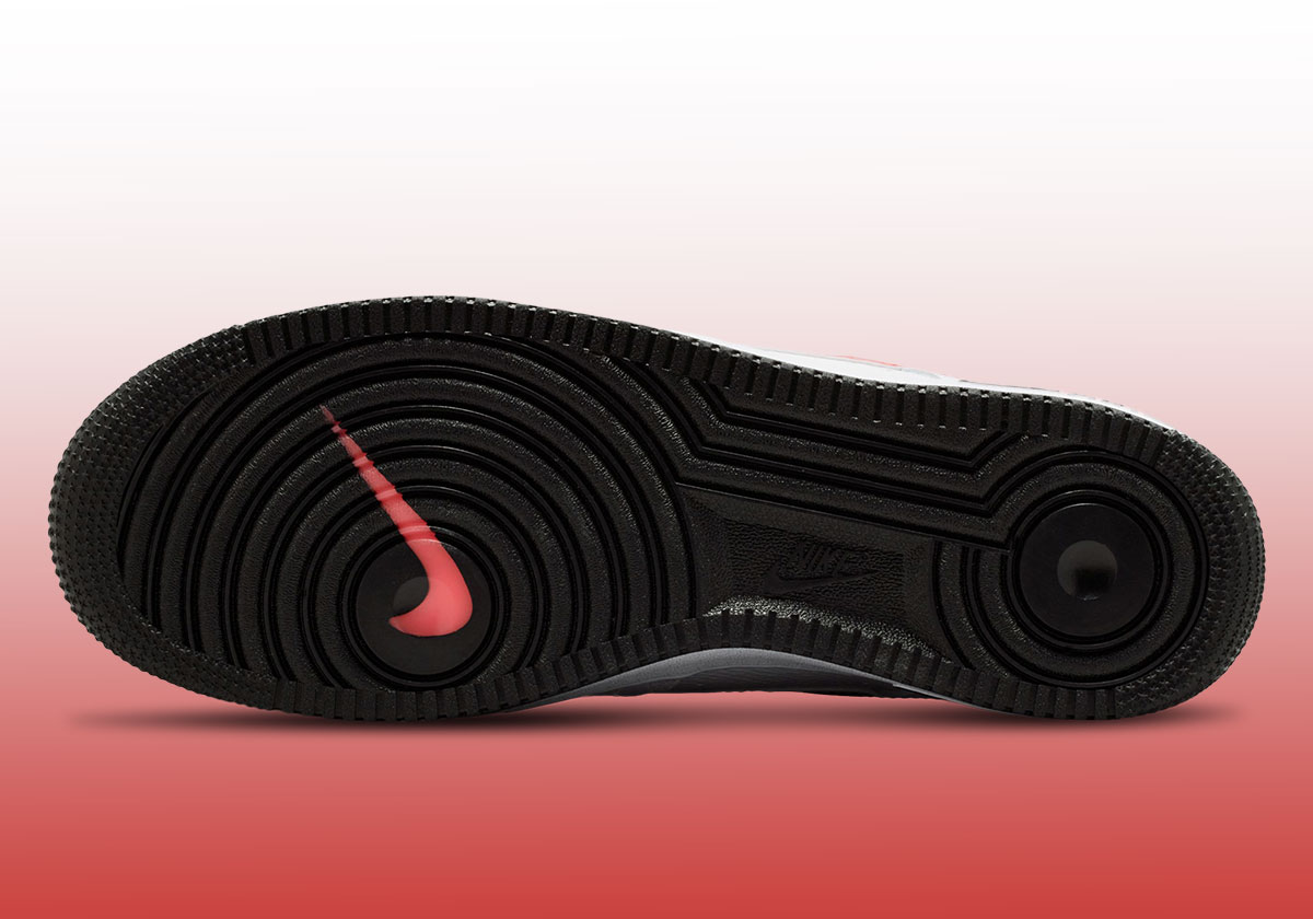 nike-smiley-face-air-force-1-dunk-low-verao-4