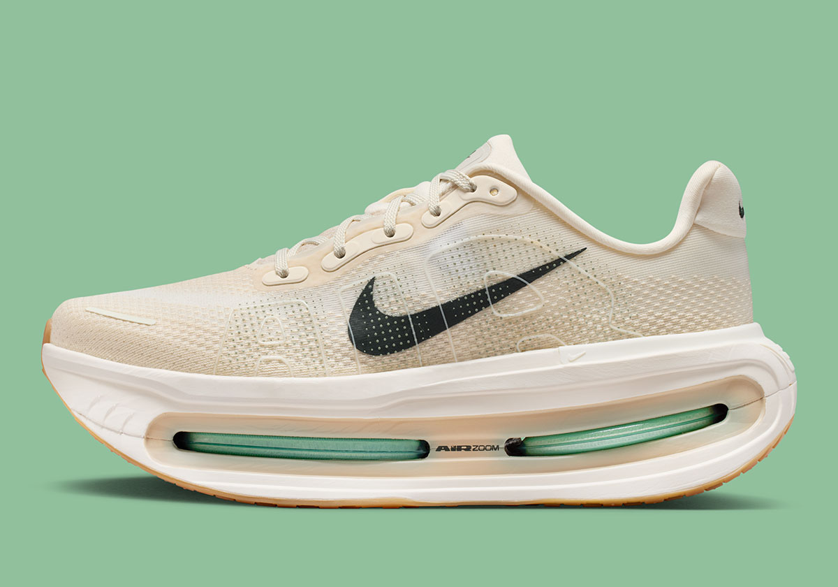 nike-vomero-premium-pale-ivory-sola-gum-lifestyle-3