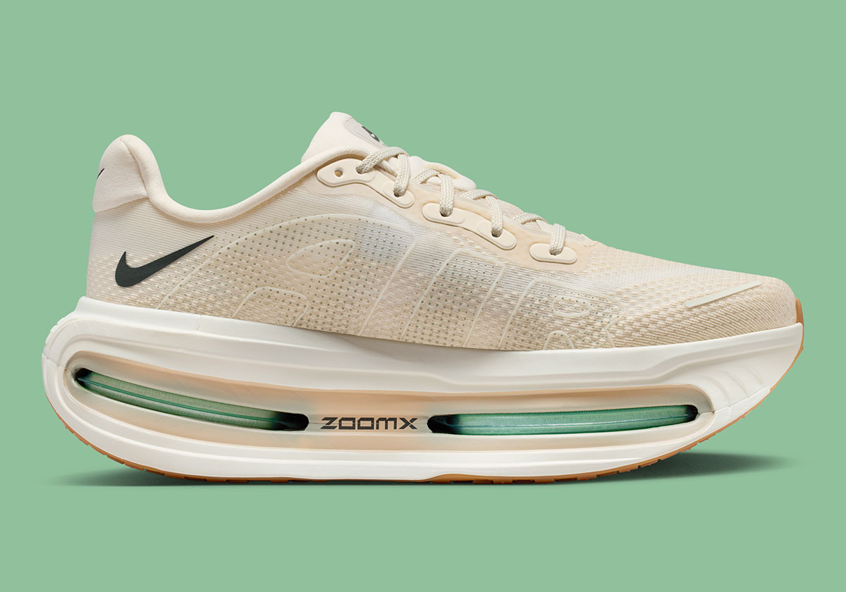 nike-vomero-premium-pale-ivory-sola-gum-lifestyle-4