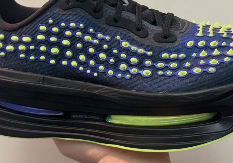 Nike Vomero Premium ganha edição com spikes em neon e visual tropical