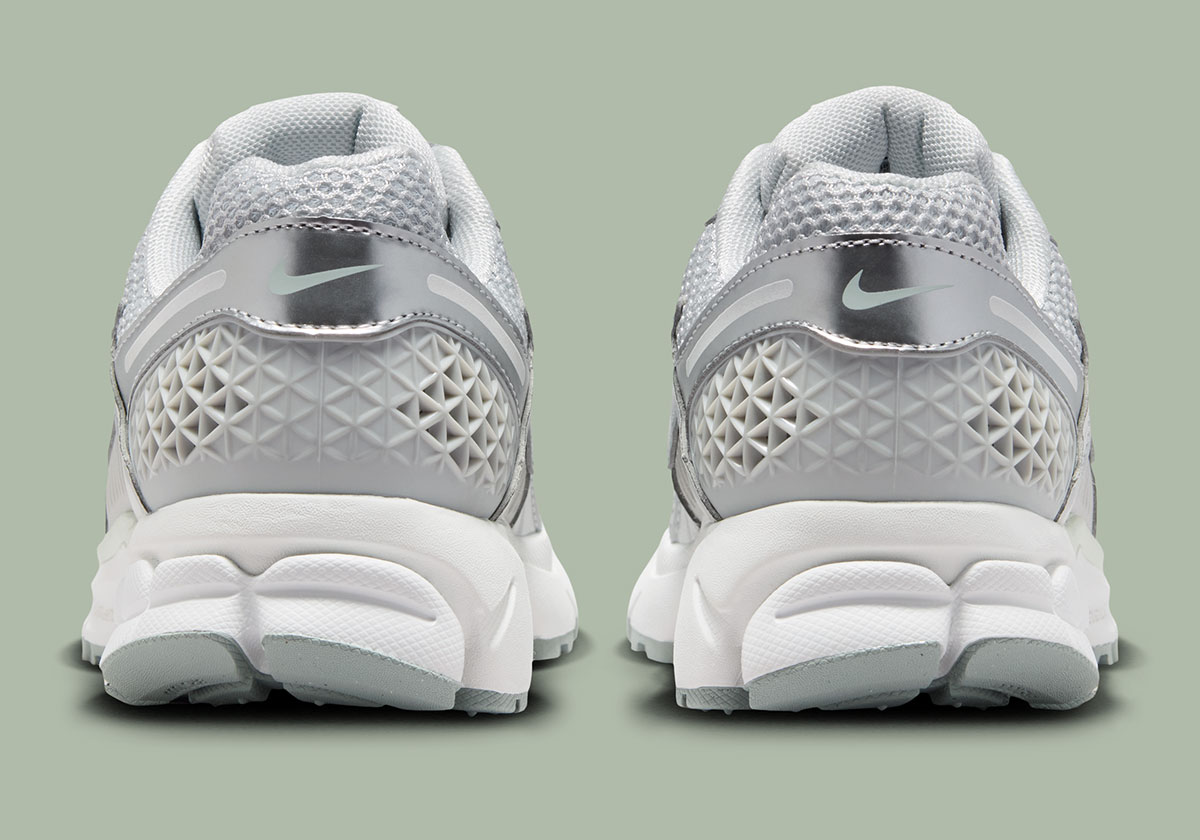 nike-zoom-vomero-5-grey-fog-tech-runner-6